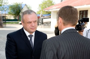 Виктор Казимирович Корженевский на выставке